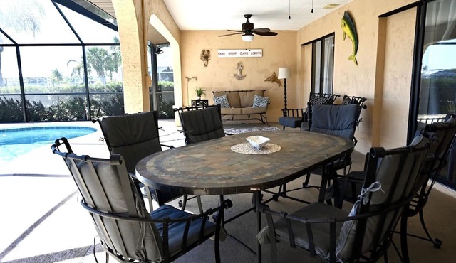 Spacious Waterfront Home 3BR 2BA Heated Pool Boat Dock & Fishing