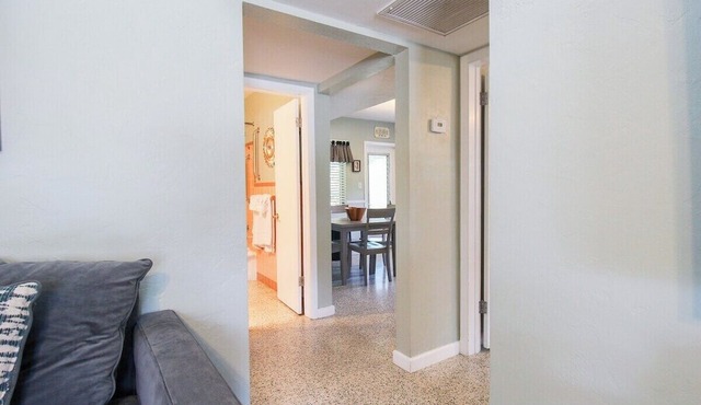 1BR Venice home with private beach access - Golden Beach Haven