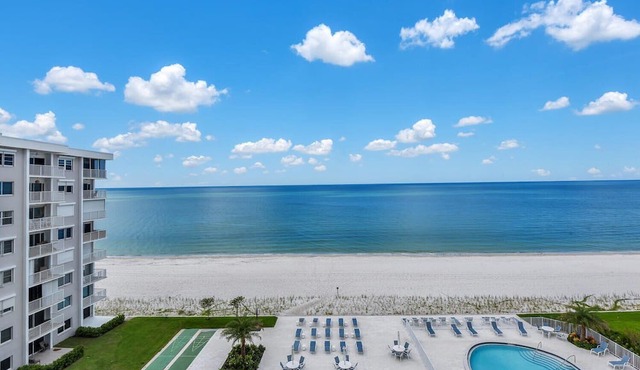 Naples Continental Club 710 - Beachfront Moorings Condo!