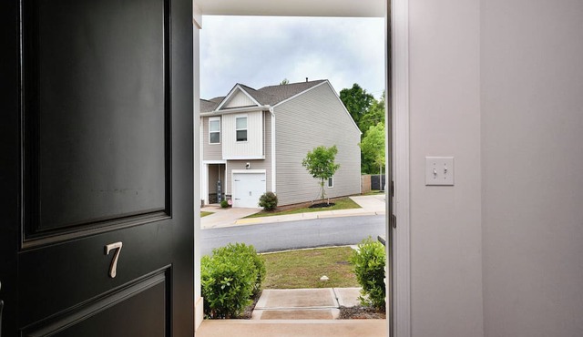 Spacious 3BR Condo Near Downtown Greenville, I-85, Shopping, Dining, and More!