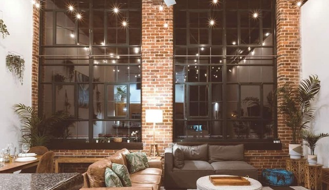 Cozy Mill Loft w/2 king beds, huge windows in Spartanburg