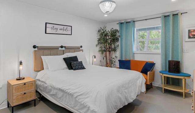"The🦩Mingo" – Hot Tub, Fire Pit, Pet Friendly - Minutes to Madeira Beach - Guests Love It!