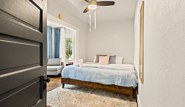 Heart of the City Hideaway 1 bed, 1 bath