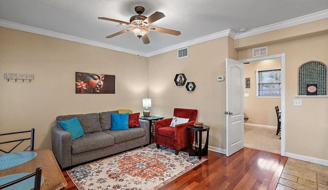 Zen Oasis-Chic 1/1 Studio Steps to DTSP-With W/D!