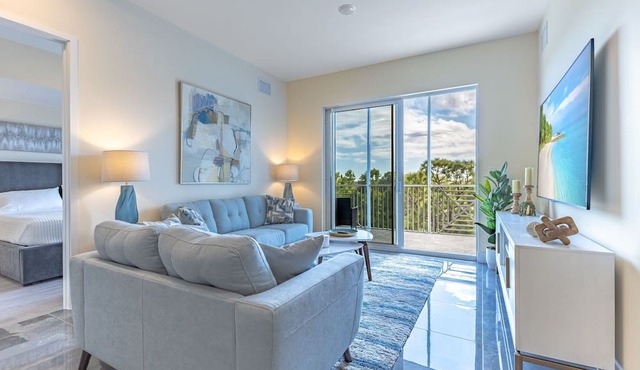 3/2 Brand New Condo in Botanika, Public Golf Couse, 2 Miles to the Beach!