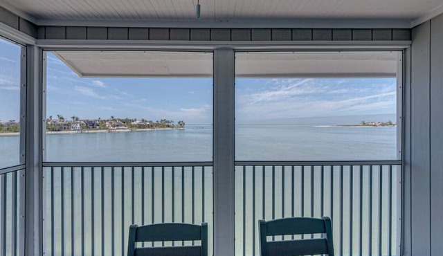 BG North 67, a spacious 2-bedroom, 2-bathroom condo in Boca Grande with stunning Gulf views