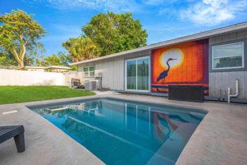 Beautiful Home with heated pool and Fenced Yard by Siesta Key!