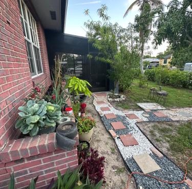 Cozy studio apartment with AC in Naples, just minutes from the beach