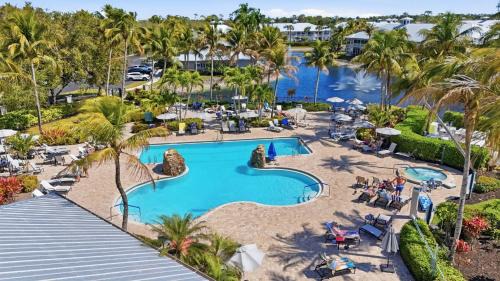 1021 - Beautiful Lake and Fountain Views Sleeps 6