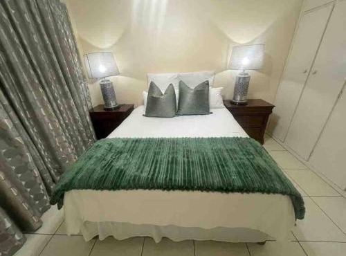 Spacious 4BR Home Pool Balconies Krantzkloof in Kloof
