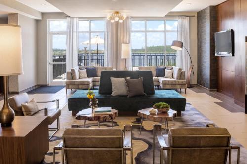 Crowne Plaza Ft Myers Gulf Coast by IHG