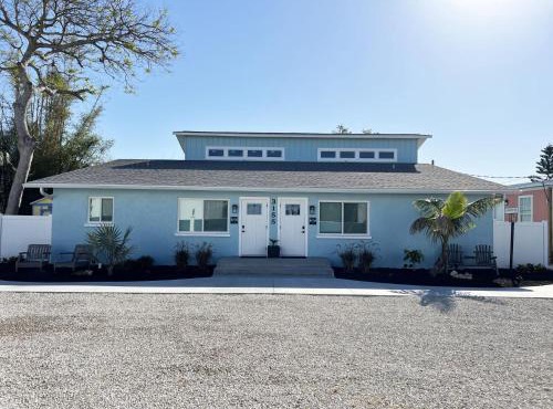 Sunsets, Seafood, and Serenity Pet - Boat Friendly