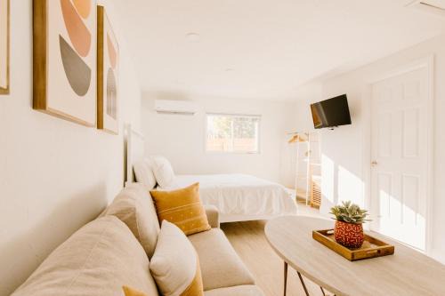 The Studio! Comfort, Quality, walk to beaches, fully equipped Studio