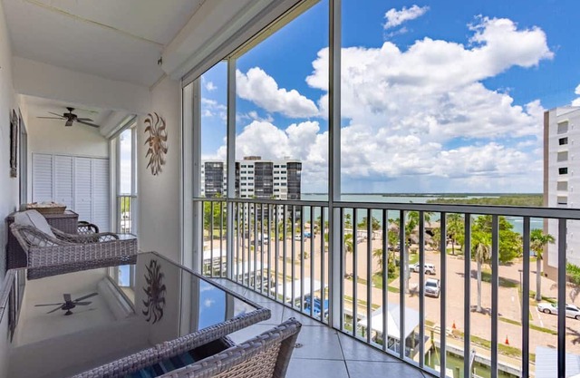 Corner Unit Top Floor | Bay Views, Pool & Walk to Beach Access