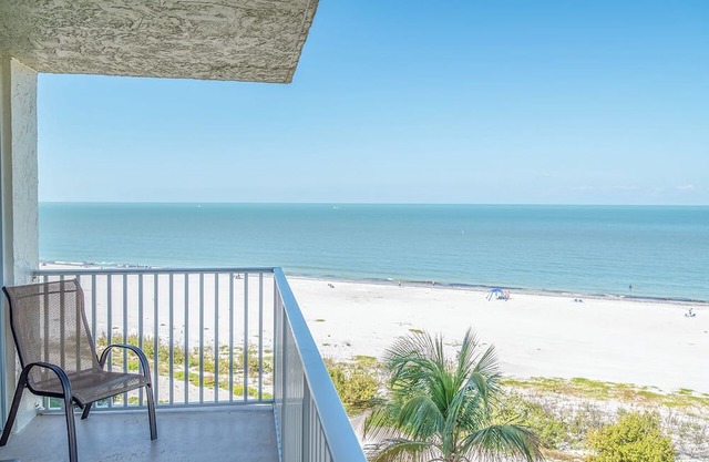 Beachfront Condo At Bargain Price! Resort Heated Pool! Tennis Courts! Million Dollar View!